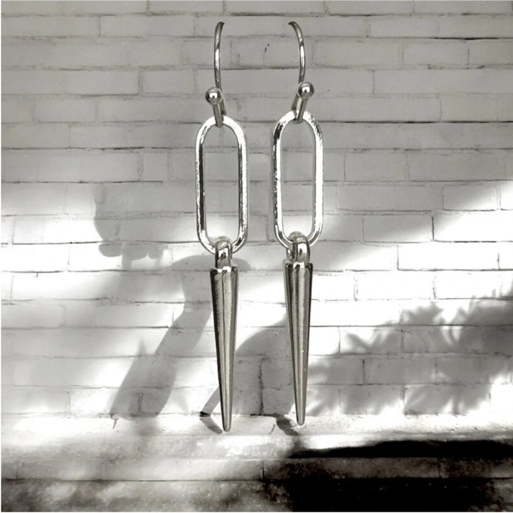 5 For $25💫Silver Paperclip Punk Spike Earrings - Picture 4 of 4